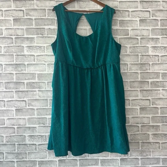 torrid | Dresses | Torrid Hot Emerald Green Midi Dress With Back  Openingsleeveless Pockets Size 8 | Poshmark